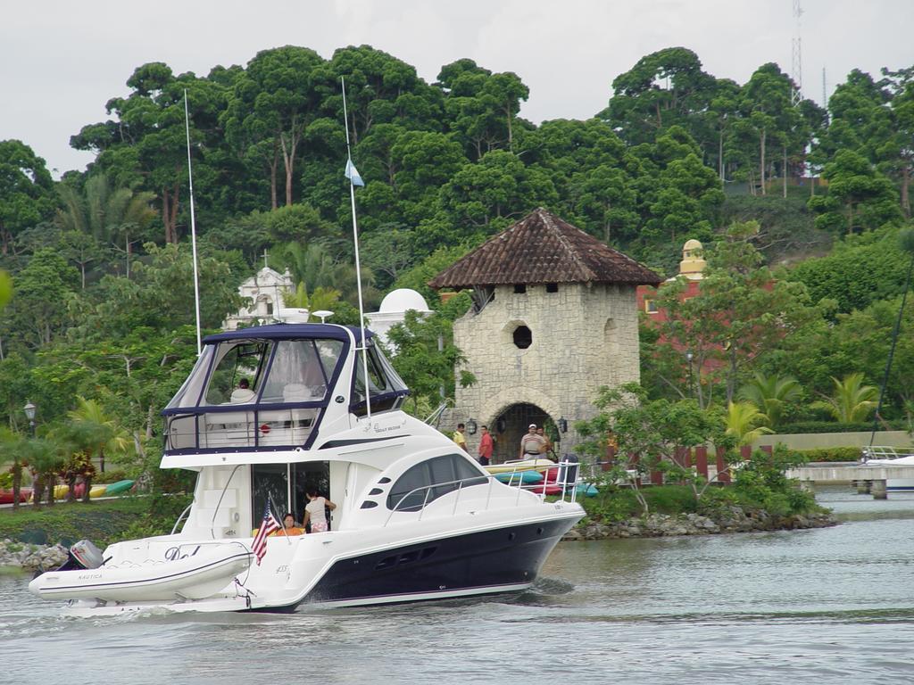 Amatique Bay Hotel Puerto Barrios Exterior photo
