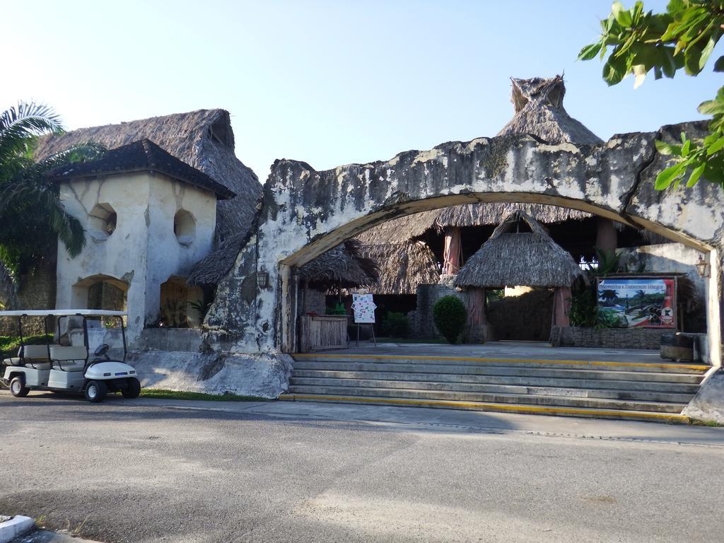 Amatique Bay Hotel Puerto Barrios Exterior photo
