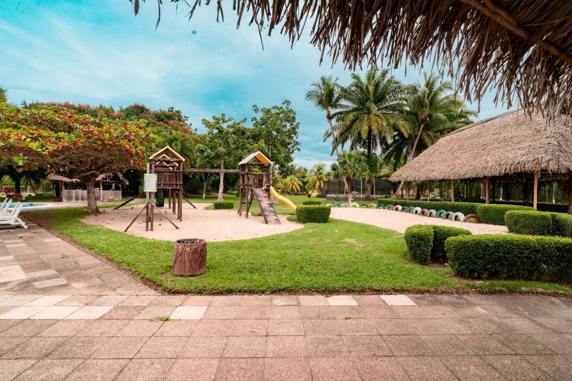 Amatique Bay Hotel Puerto Barrios Exterior photo