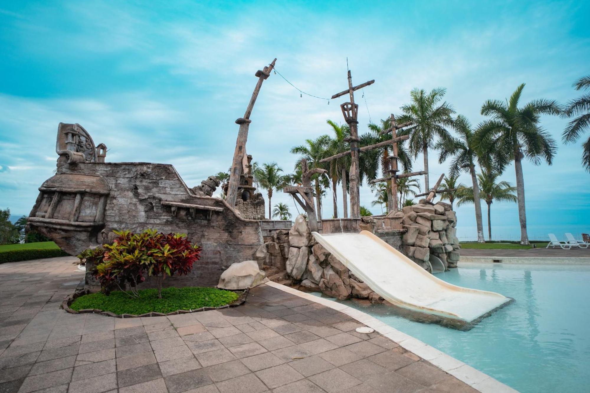 Amatique Bay Hotel Puerto Barrios Exterior photo