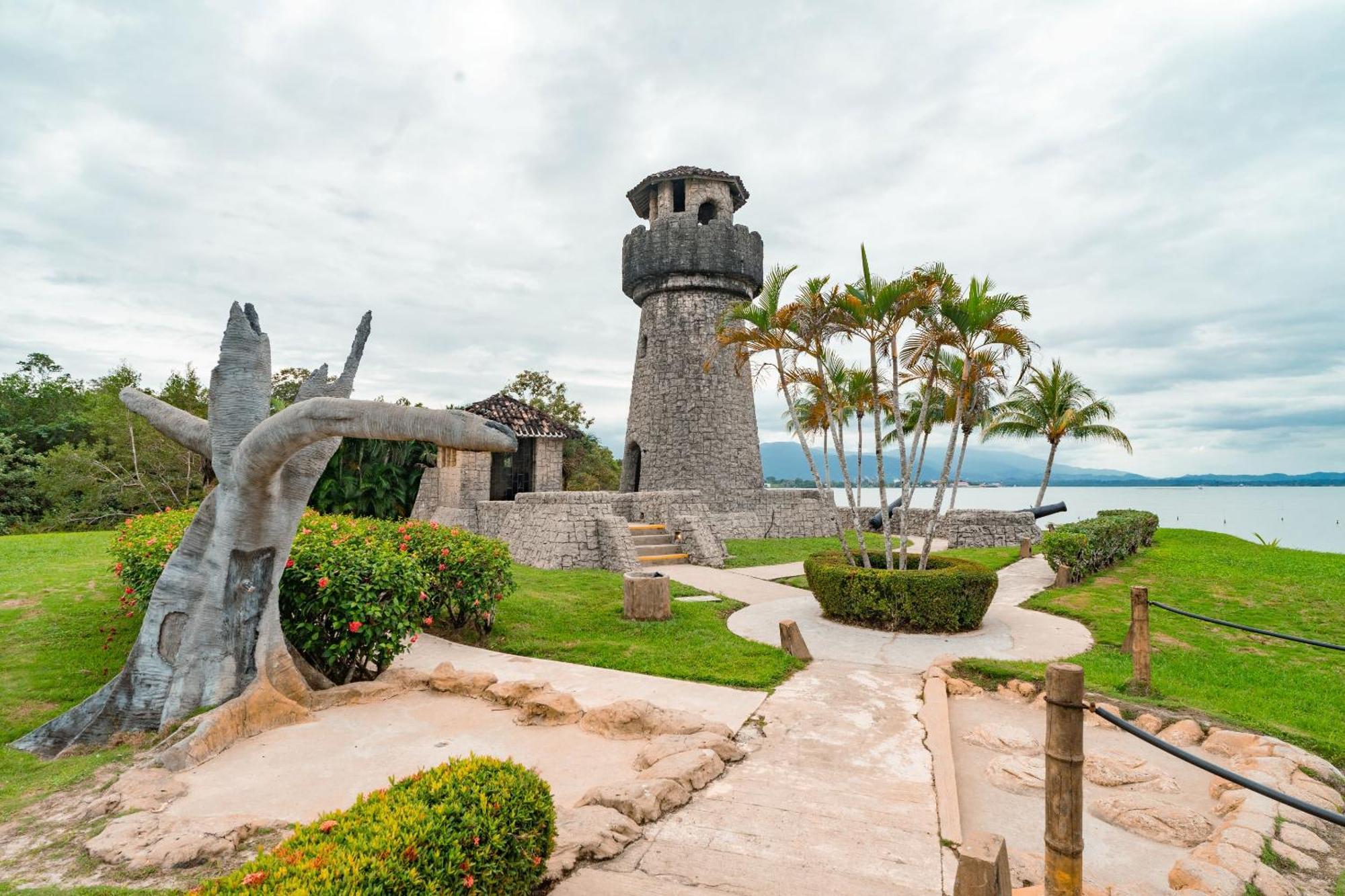 Amatique Bay Hotel Puerto Barrios Exterior photo