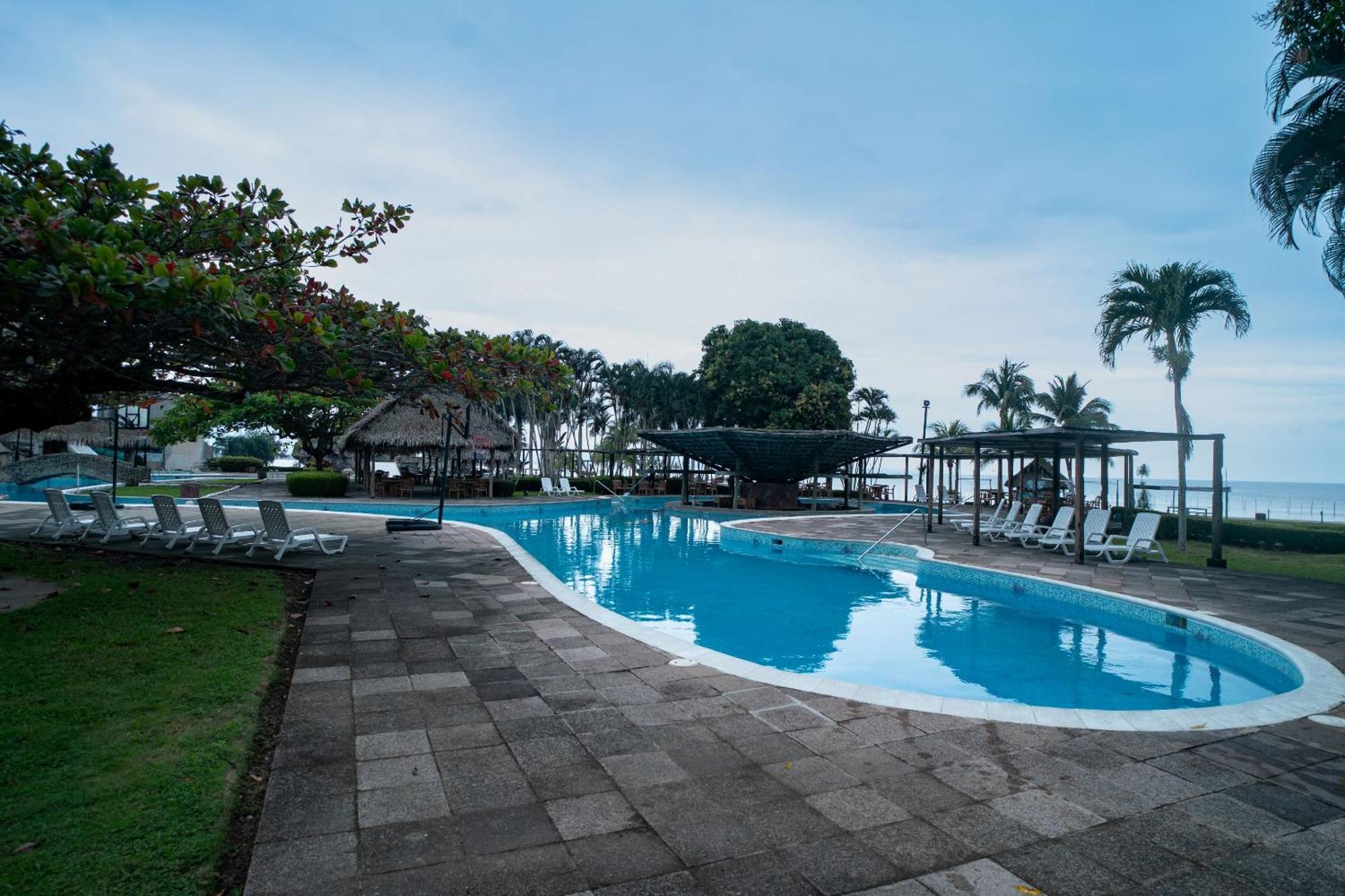 Amatique Bay Hotel Puerto Barrios Exterior photo