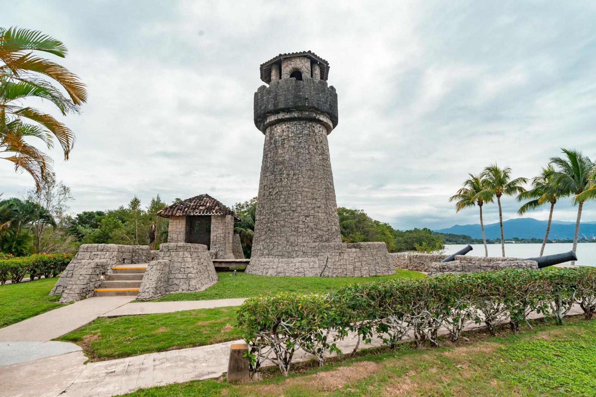 Amatique Bay Hotel Puerto Barrios Exterior photo