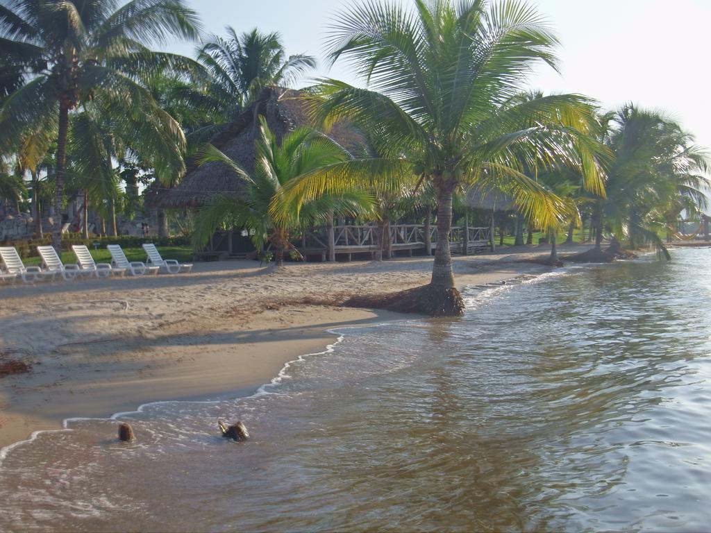 Amatique Bay Hotel Puerto Barrios Exterior photo